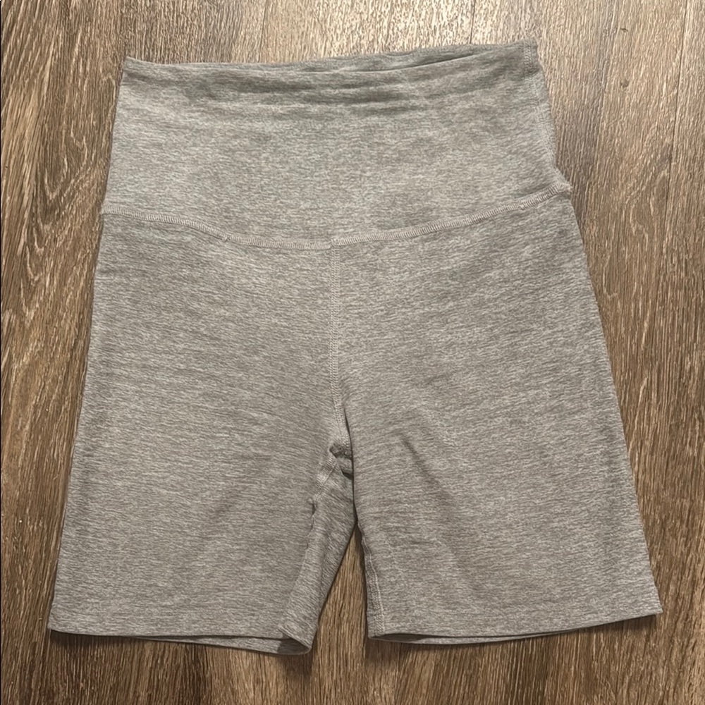 Beyond Yoga Gray Women's High-Waisted biker Shorts